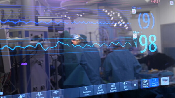 Cuore nuovo Natale doppio trapianto Bambino Gesù due cardiopatici 6 8 anni