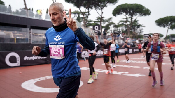 'Vite che corrono per la vita': il Bambino Gesù in pista per la Maratona di Roma